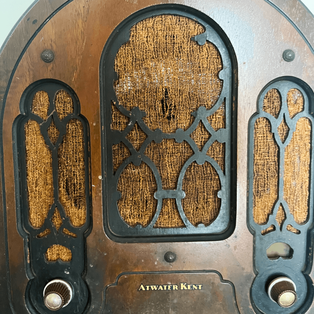 Rádio Atwater Kent Cathedral 165 de 1933
