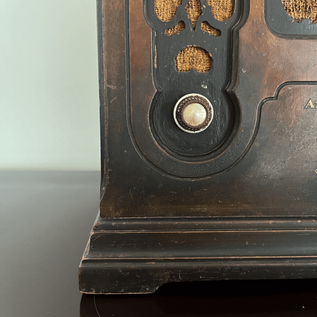 Rádio Atwater Kent Cathedral 165 de 1933