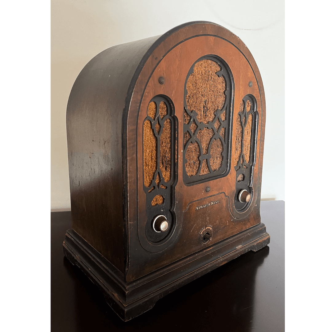 Rádio Atwater Kent Cathedral 165 de 1933