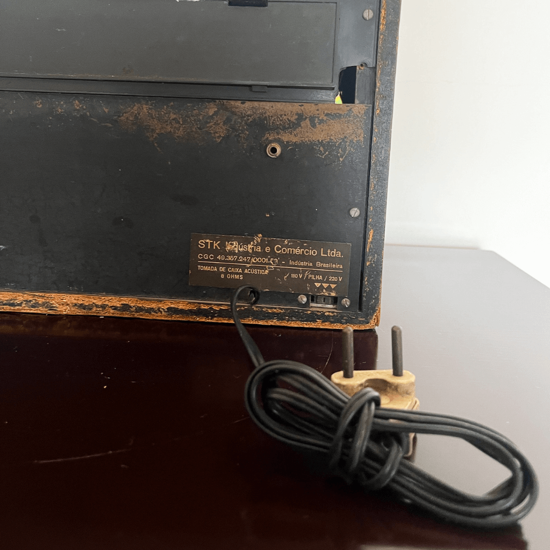 Rádio de Mesa STK dos anos 1970