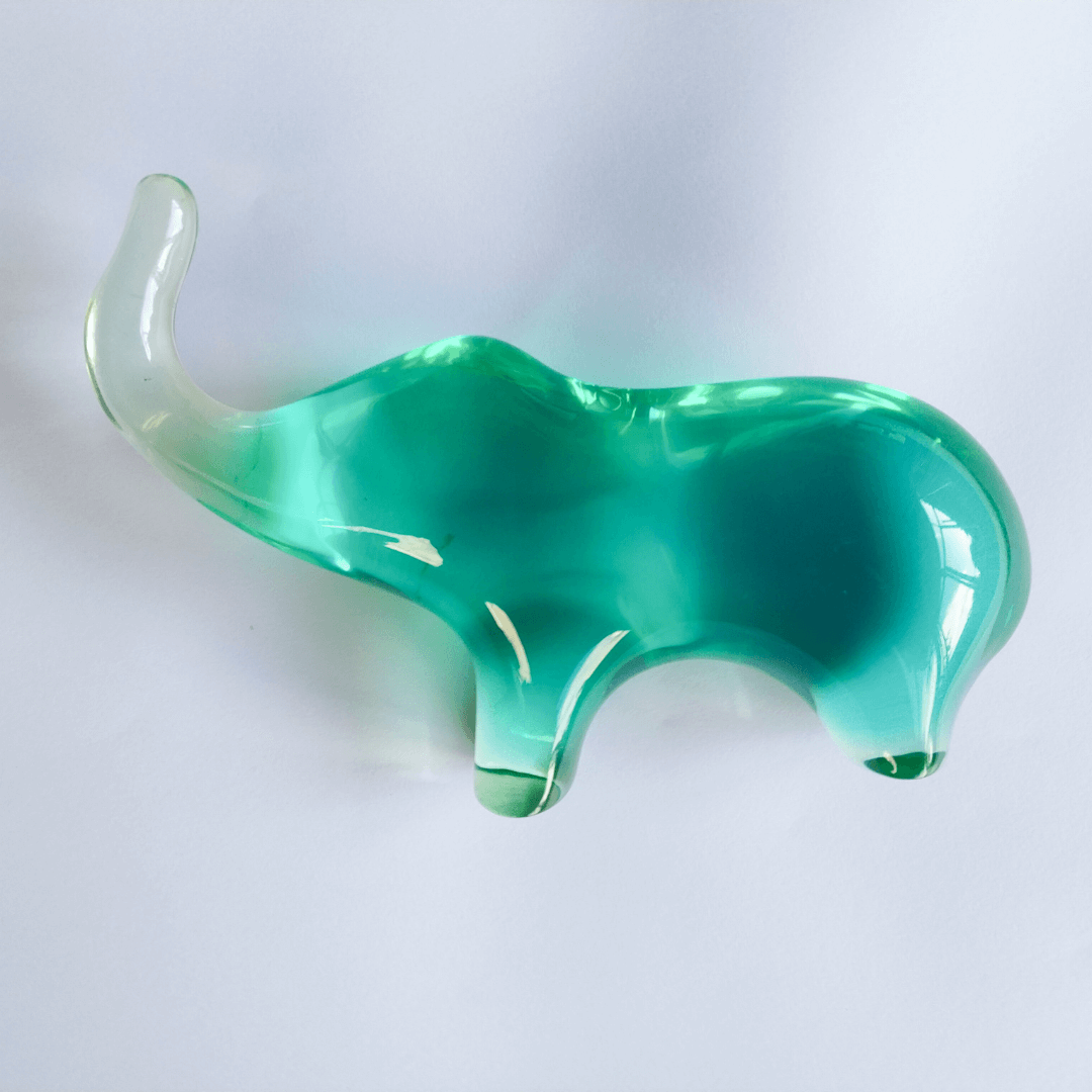 Escultura Elefante Monocromático de Abraham Palatnik (Silon) dos anos 1970