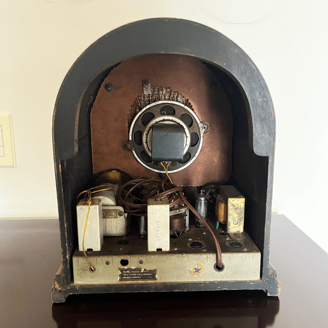 Rádio Atwater Kent Cathedral 165 de 1933