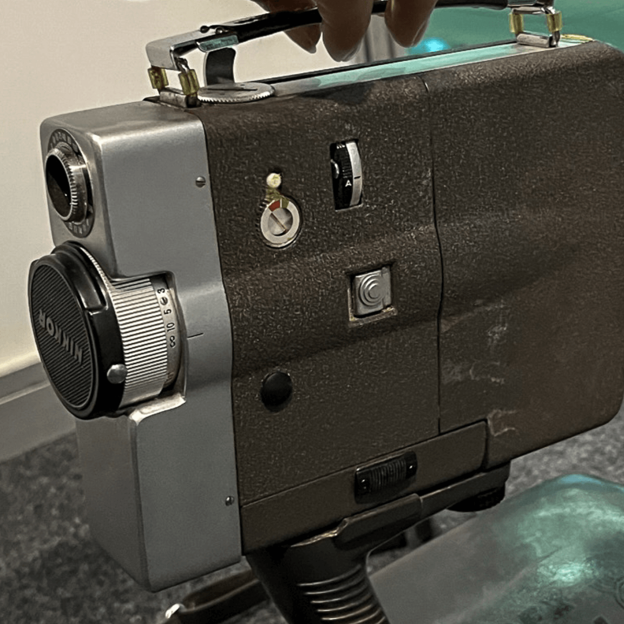 Filmadora Japonesa Vintage Nippon Kogaku K.K.