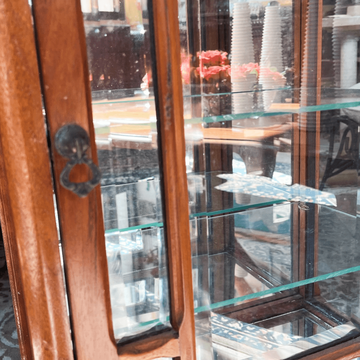 Mini Cristaleira Vintage com Mármore e Detalhes em Marchetaria