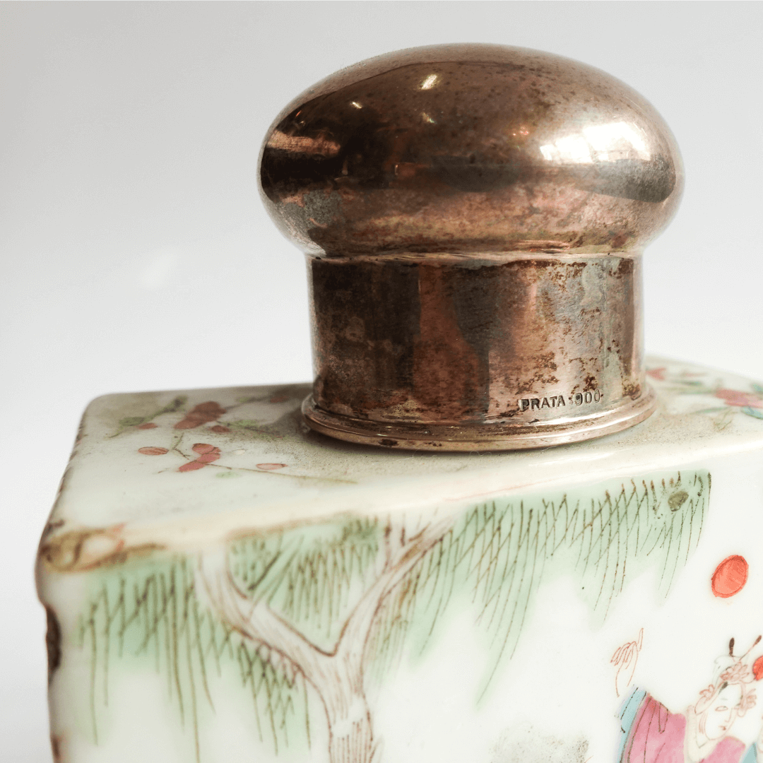 Tea caddy em porcelana Companhia das Índias de 1890