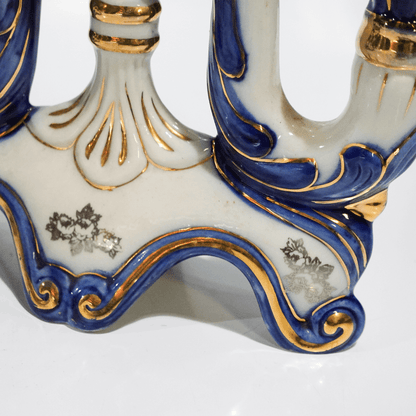 Par de Candelabros Clássicos em Porcelana dos anos 1950