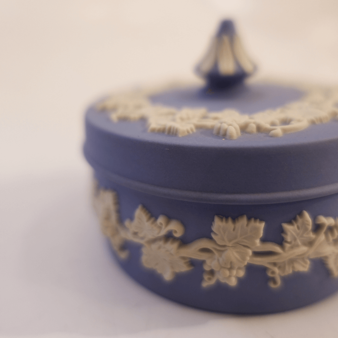 Pote Redondo Wedgwood em Jasperware Azul