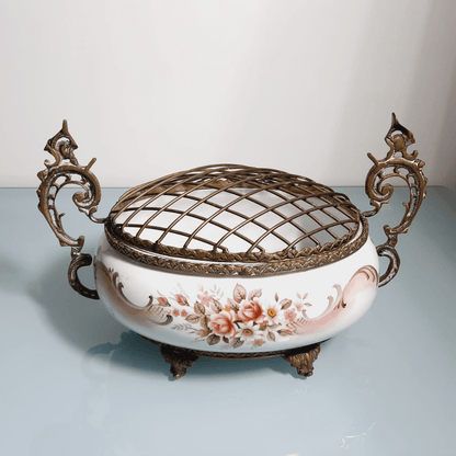 Floreira Vintage em Porcelana com Bronze