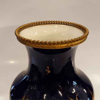 Vaso Antigo em Porcelana Francesa Sèvres