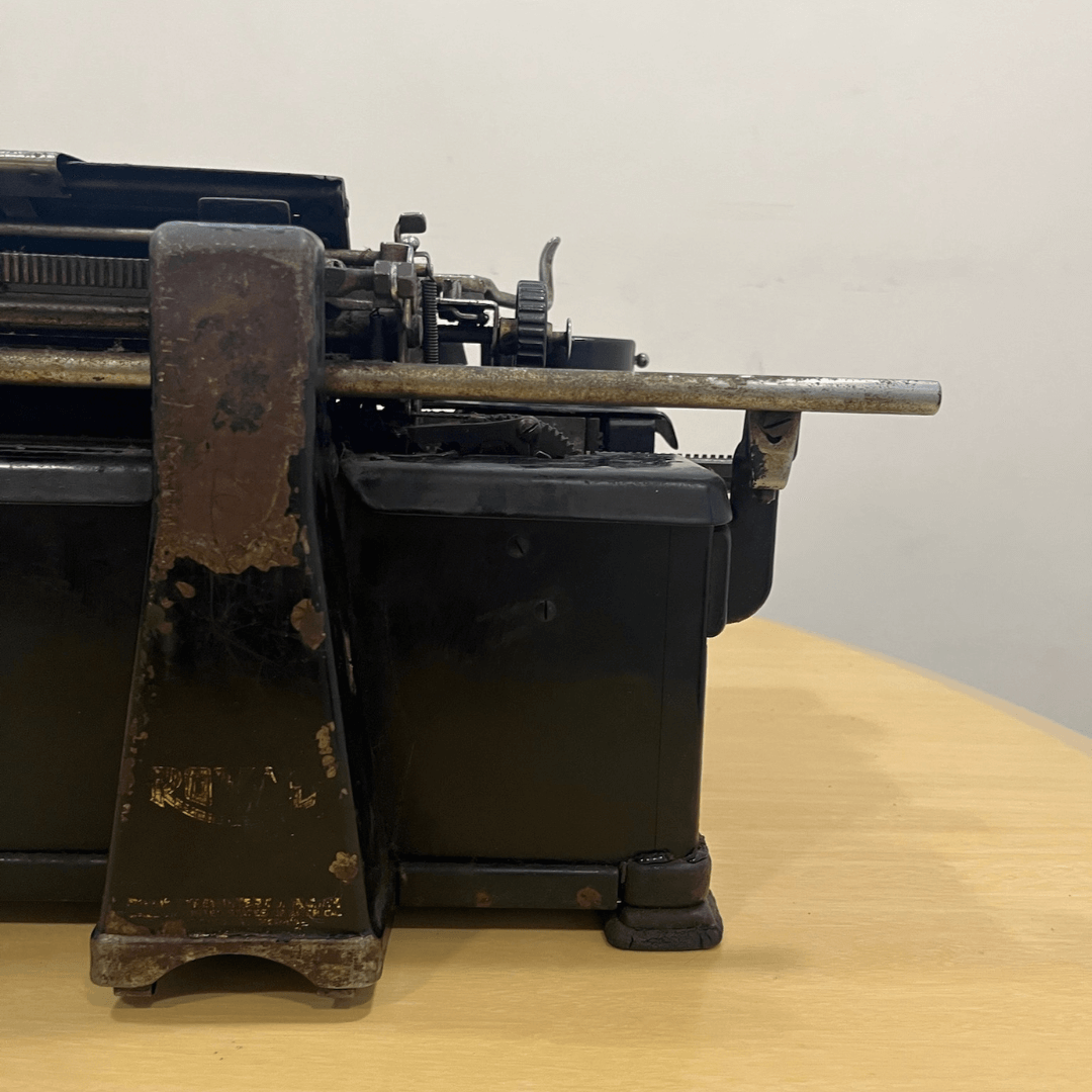 Máquina de Escrever Royal dos anos 1940