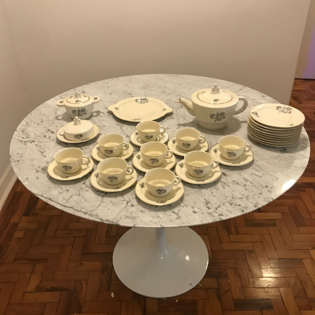 Conjunto para Chá em Porcelana Vista Alegre, 1950