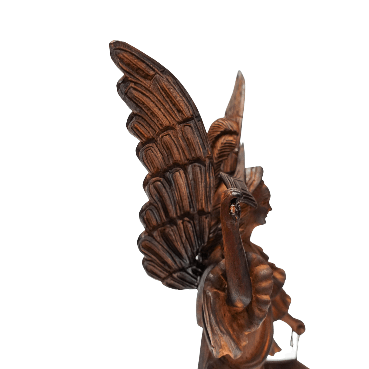Escultura Anjo da Justiça de Luzia Dantas dos anos 1990