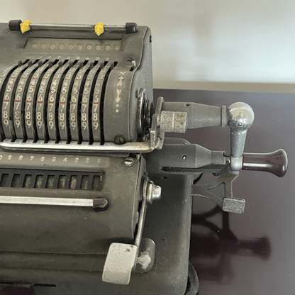 Máquina de Cálculo Iris XVIII dos anos 1940