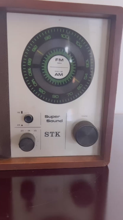 Rádio de Mesa STK dos anos 1970