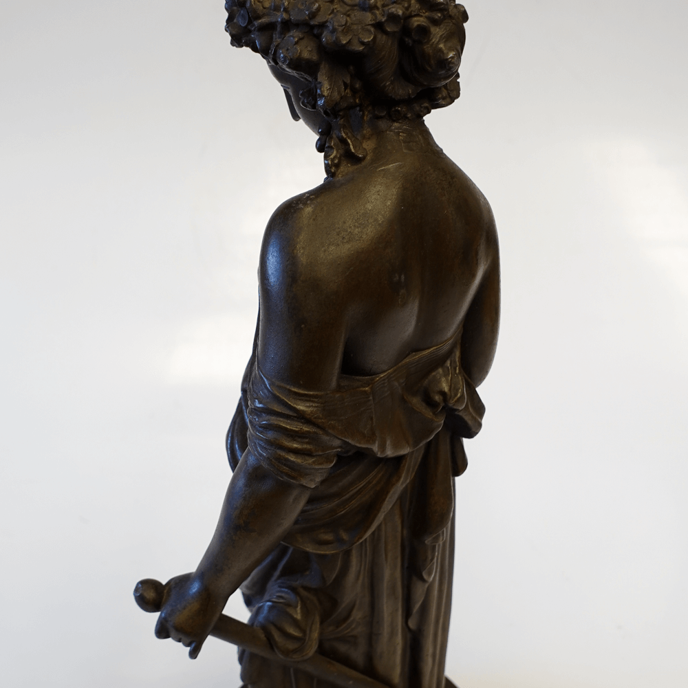 Escultura Deusa Euterpe em Petit Bronze