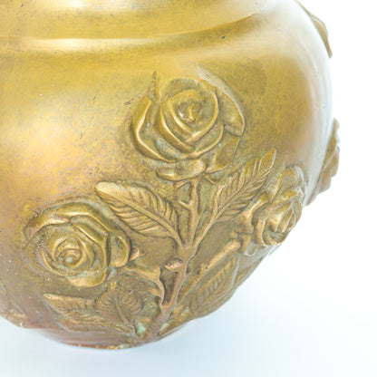 Vaso em Bronze do Brasil detalhes flores